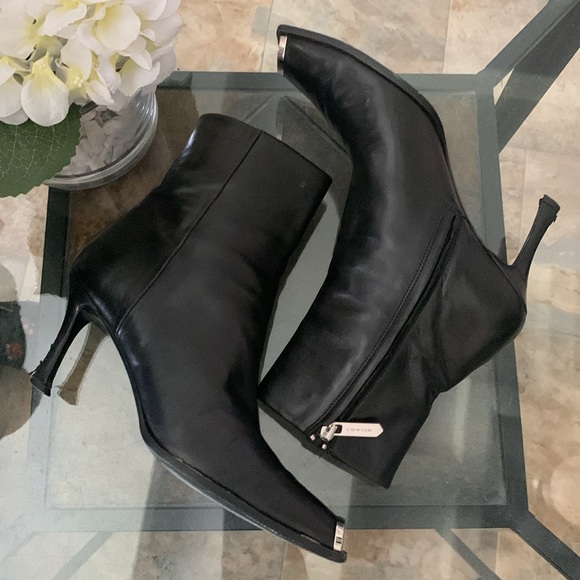 CALVIN KLEIN 205W39NYC Wilamiona Metal Trimmed Heeled Boots - Picture 4 of 13